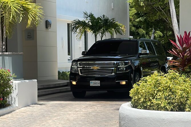 2JAYS VIP Transportation – Airport Private SUV Transfer {one way} - A private SUV makes the most sense for groups