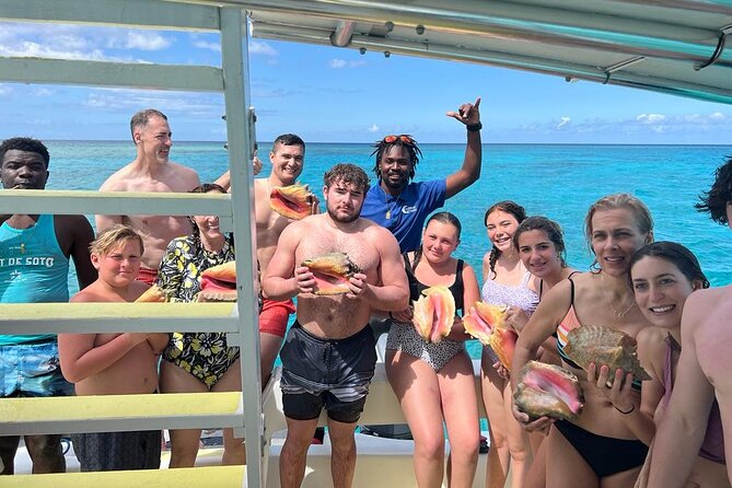 6HR-Provo Cays exploration with Lunch in Gracebay - Conch hunting and a fresh island snack