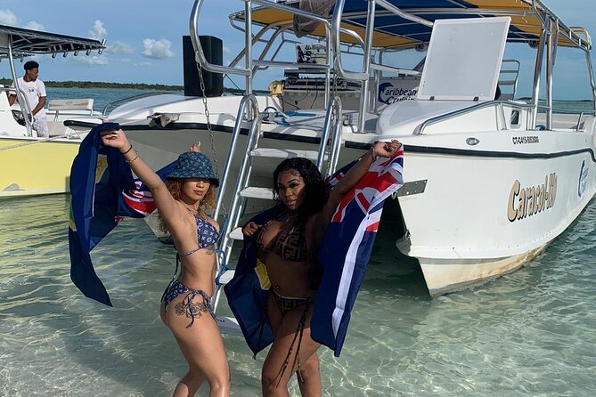 8HR Fullday Private Boat in Gracebay - La Famille shipwreck adds a memorable final stop