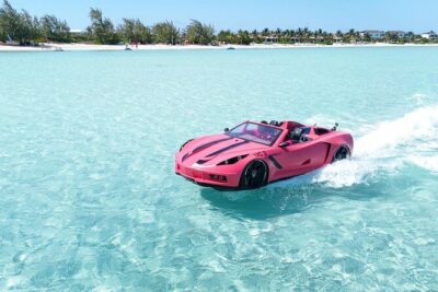 Explore Shipwreck and Hidden Island Beaches in 1-Hour Jetcar Tour
