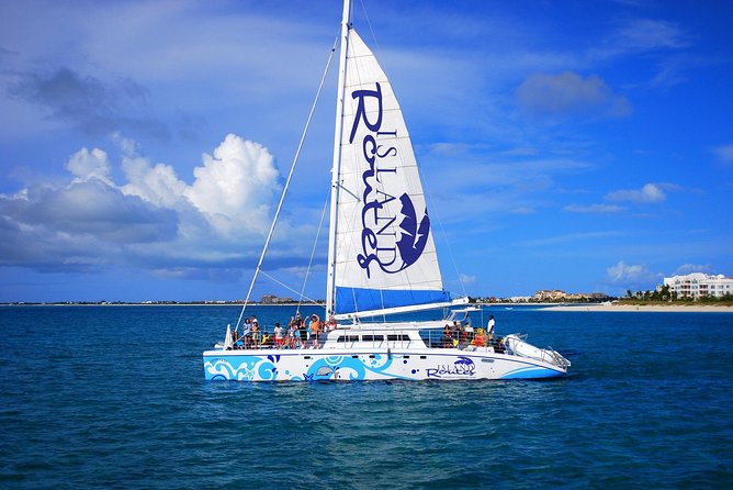 Family Catamaran & Snorkeling Cruise Turks & Caicos - Setting out from Providenciales