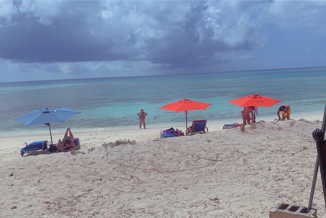 Fun day at Private Beach Bar&Grill/Grand Turk - Meeting outside the cruise port