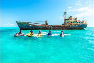 Ghost Freighter Seafari ( abandoned shipwreck)