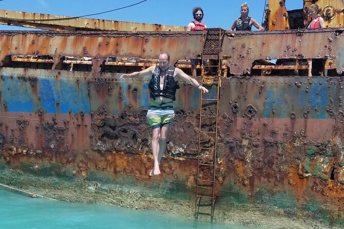 Jet Ski Shipwreck and Private Island Excursion - What the guides add to the experience