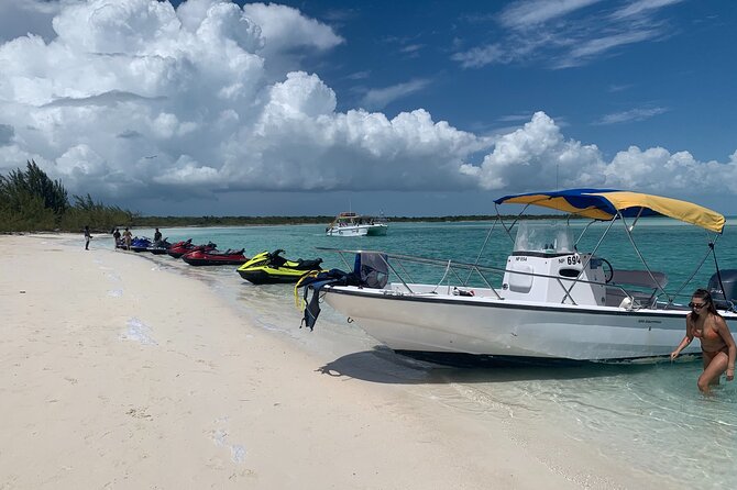 Lunch Seafari to pristine cays, shipwreck and lunch at TIKI BAR - Group size, fitness, and comfort