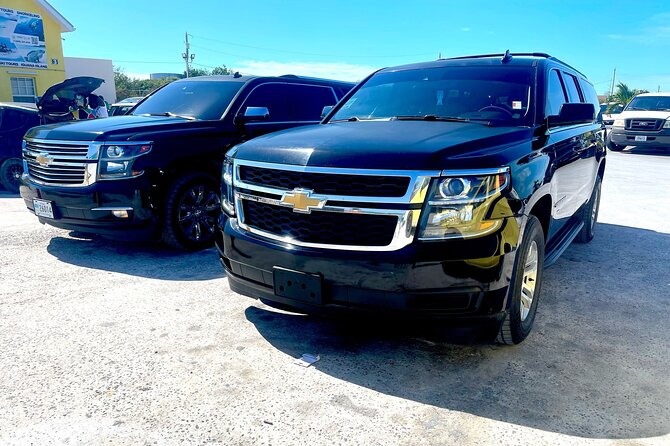 Night Life Luxury Transportation in Turks and Caicos (Round Trip) - What the evening pickup is like