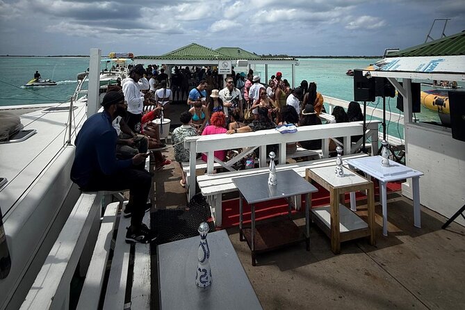 Noah's Ark Beach Club Tour Catamaran 44 Big Ben - Who Will Enjoy This Most?