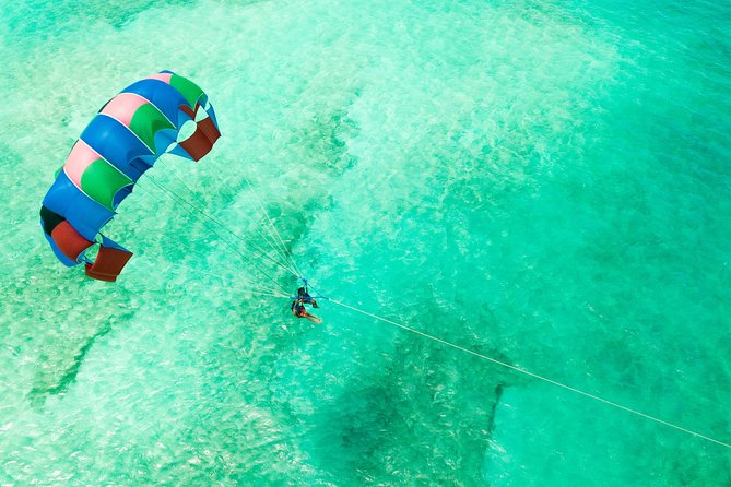 Parasailing Adventure from Providenciales in Turks and Caicos - The crew makes the difference