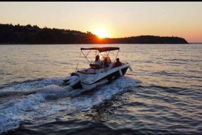 Private 2Hour Champagne Scenic Sunset cruise - Why this private sunset cruise works best for small groups