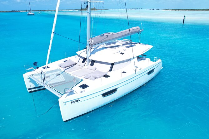 Private Afternoon Tour Catamaran 44 Big Ben - Half Moon Bay brings shallow water and iguanas