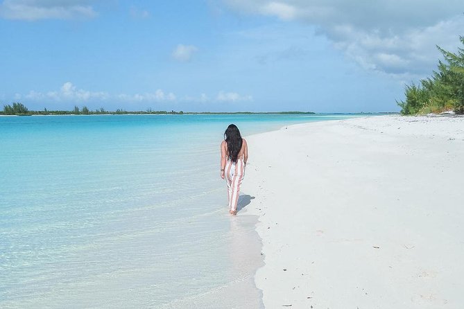 Private Boat Tours to outer islands, snacks drinks- snorkel- cruise! - Snorkeling the Reef and Looking for Sea Life