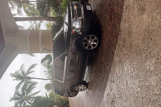 Private Luxury Providenciales Intl Airport Roundtrip Transfer - Meeting the dispatch team outside the terminal