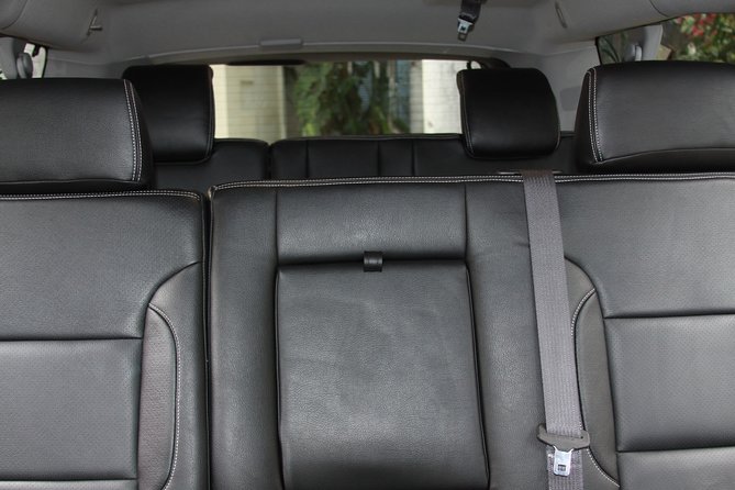 Private Luxury SUV Airport Transfer (Round-Trip) - Timing: Quick in Theory, Variable at the Curb