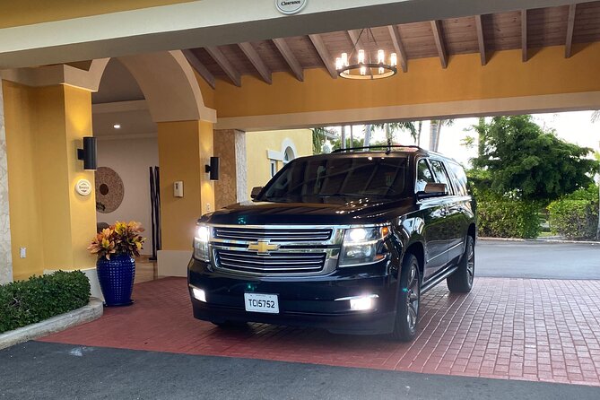 Private Luxury SUV Transfer Providenciales Airport (ONE WAY) - Landing at Providenciales International Airport