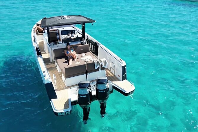 Private Morning Tour Fjord 38 Ben - The Sand Dollar Bar for a floating break
