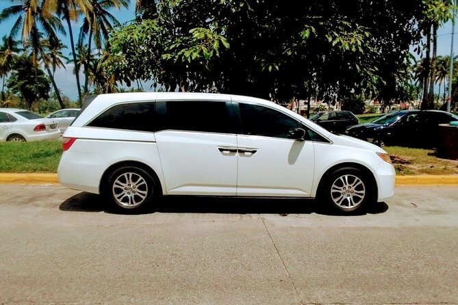 Providenciales Airport (PLS) to hotels or ferry -Arrival Transfer - The Vehicle, Luggage, And Comfort Details