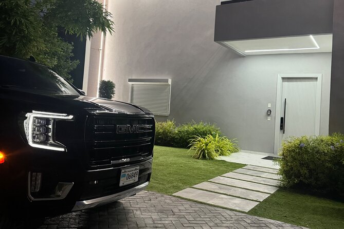 Providenciales International Airport Roundtrip Private Transfer - The small touches that shape the arrival