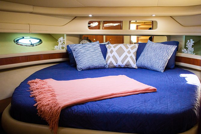 Sunset Dinner Cruise Private Group - Crew service and boat comfort